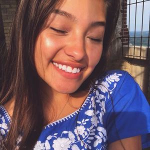 Meet your Posher, Alexia